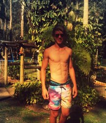 shirtless boys 5db2b41c7944a.jpg