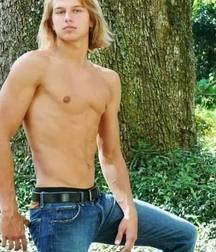 shirtless boys 5db2b4603b8ef.jpg