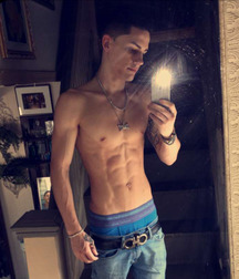 shirtless boys 5db2b53b9b528.jpg