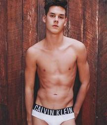 shirtless boys 5db2b54903c7f.jpg