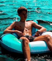 shirtless boys 5db53225e4fb9.jpg