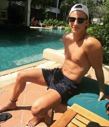 shirtless boys 5db73bc6eb450.jpg