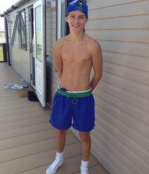 shirtless boys 5db73bfcd4b2c.jpg