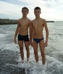 shirtless boys 5db73c3385779.jpg
