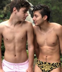 shirtless boys 5db73d86ebbda.jpg