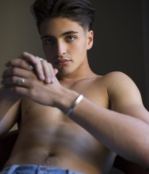 Boys 5db88b97c0db7.jpg