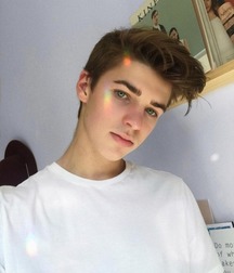 Boys 5db88bcf3b984.jpg