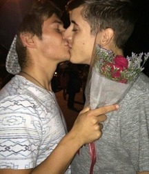 Boys 5db88be72b79e.jpg
