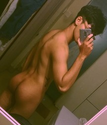 boys nude 5dbaa619101de.jpg
