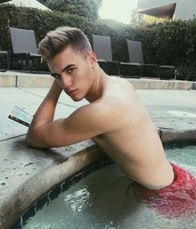Boys 5dbaf72313a0b.jpg