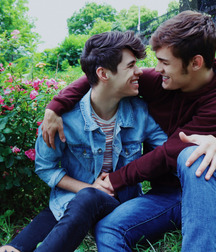 Boys 5dbaf78b50aee.jpg