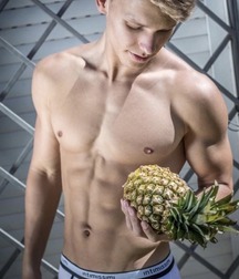 shirtless boys 5dbb0da82a478.jpg