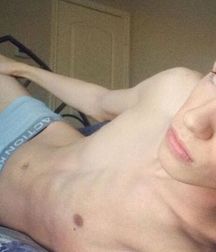 shirtless boys 5dbd4420d20d1.jpg