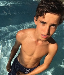 shirtless boys 5dbd4444b1d8f.jpg