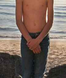 shirtless boys 5dbd4498be511.jpg