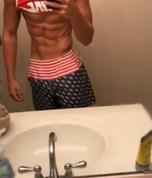Boys 5dbd4799add0e.jpg