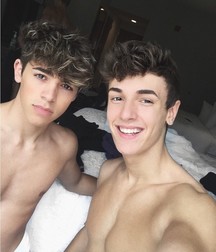 Boys 5dbd485ea8e5a.jpg