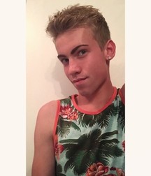 Boys 5dbd4a6747275.jpg