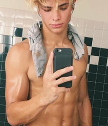 Boys 5dbd4b7c9a662.jpg