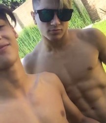 Boys 5dbe9a32e92a2.jpg