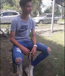Boys 5dbe9afe94885.jpg