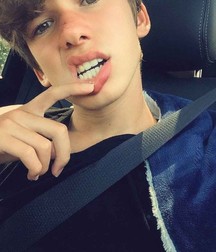 Boys 5dbe9b5959600.jpg