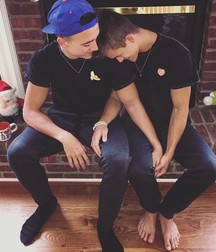 Boys 5dbe9b7c0626c.jpg