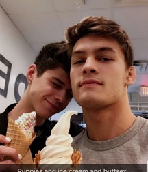 Boys 5dbe9b94b0d9b.jpg