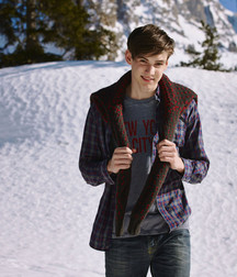Boys 5dbe9d6295338.jpg