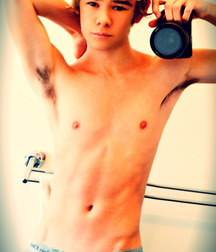 shirtless boys 5dbea501162c2.jpg