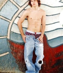 shirtless boys 5dbea5a07fc49.jpg