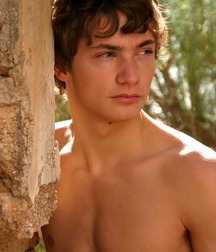 Rene 5dc6909d93a80.jpg
