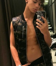 Boys 5dc97fa2a65b2.jpg