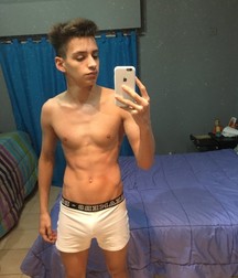 shirtless boys 5dc99212eb28a.jpg