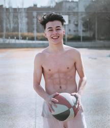 shirtless boys 5dc99314204cb.jpg