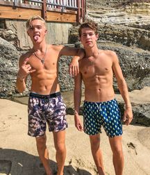 shirtless boys 5dc9932379aa0.jpg