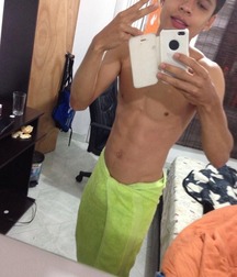 shirtless boys 5dc994dd26569.jpg
