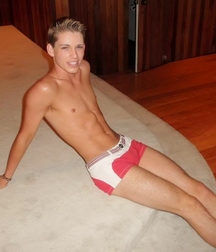 shirtless boys 5dcd89bb376ec.jpg