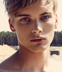 Boys 5dcf025b3f9ba.jpg