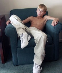 Boys 5dcf0589bdf34.jpg