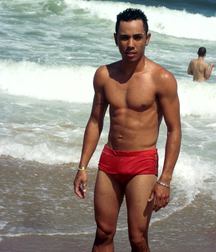shirtless boys 5dd10ec1a6479.jpg