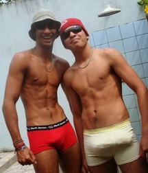 shirtless boys 5dd10ed574301.jpg