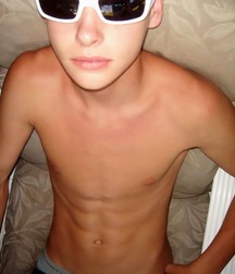 shirtless boys 5dd11012a5265.jpg