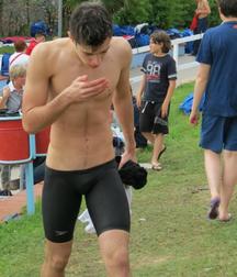 shirtless boys 5dd111db3d440.jpg