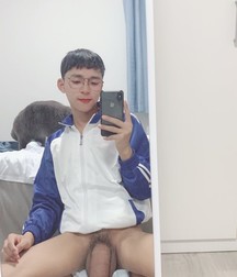 boys nude 5dd2c17067b78.jpg