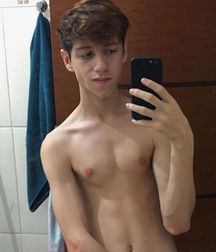shirtless boys 5dd435a0ad3ae.jpg