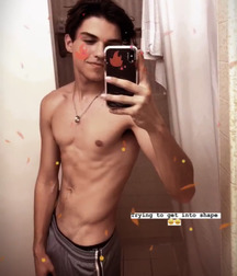 shirtless boys 5dd437f3dc962.jpg