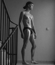 shirtless boys 5dd4381423529.jpg