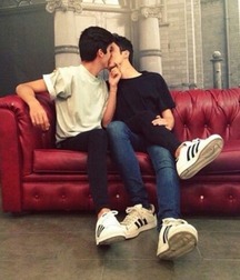 Boys 5dd43abd4b135.jpg
