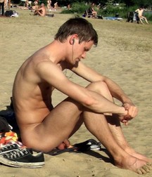 boys nude 5dd813dbe40b5.jpg
